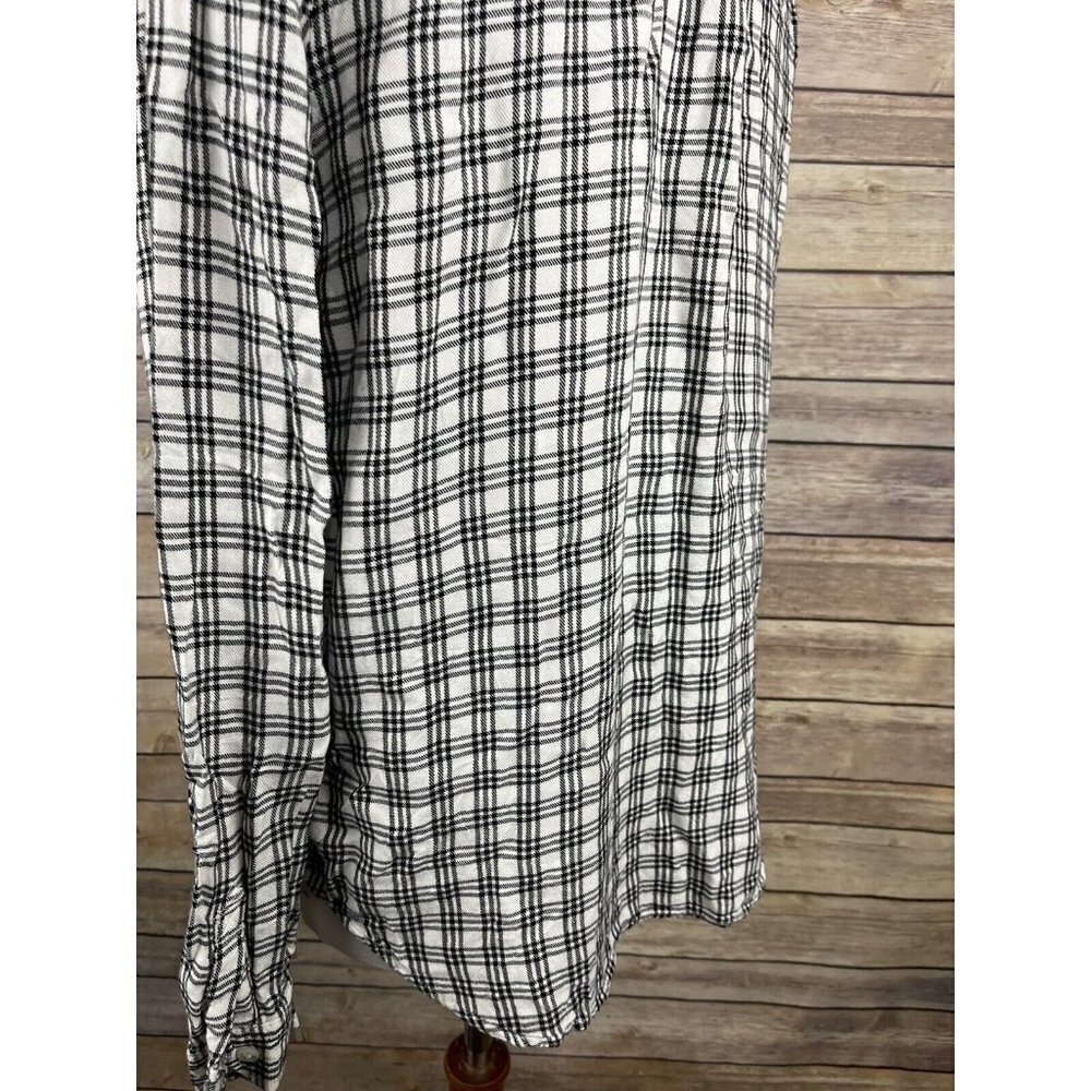 Universal Thread Medium Plaid Button Up Blouse Bl… - image 6